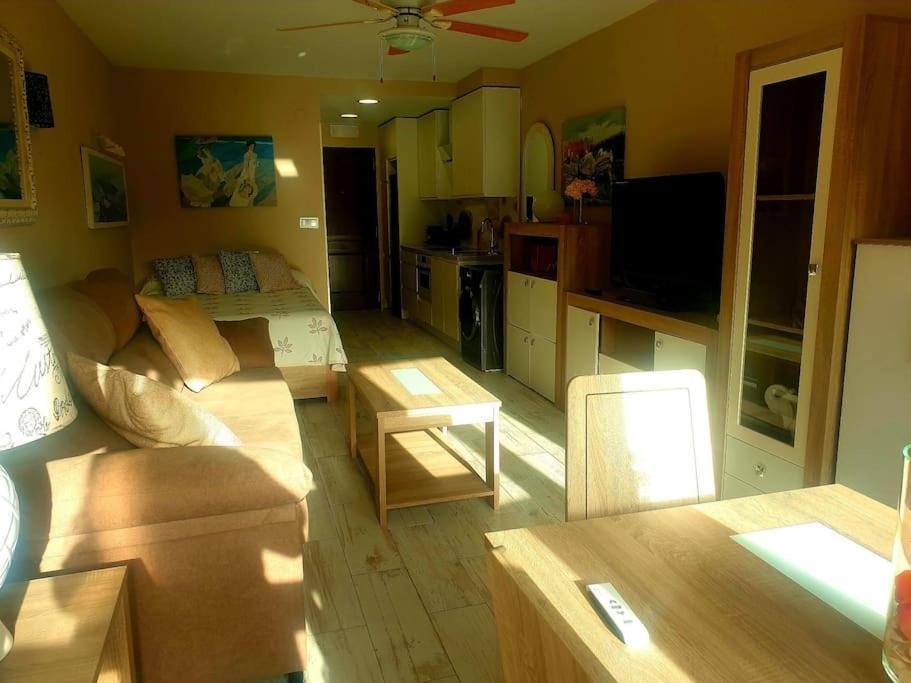 מארבלה Precioso Estudio Con Piscina A 200M Del Mar מראה חיצוני תמונה