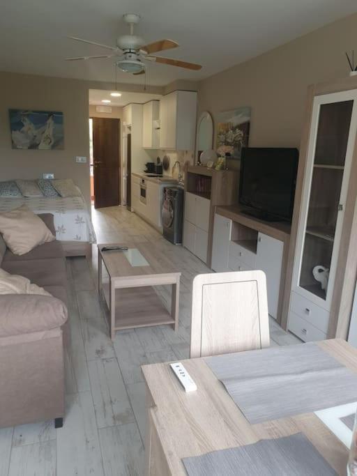 מארבלה Precioso Estudio Con Piscina A 200M Del Mar מראה חיצוני תמונה