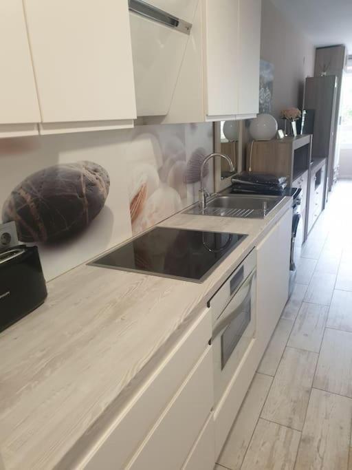 מארבלה Precioso Estudio Con Piscina A 200M Del Mar מראה חיצוני תמונה
