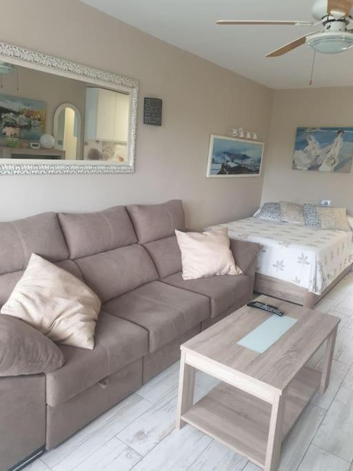 מארבלה Precioso Estudio Con Piscina A 200M Del Mar מראה חיצוני תמונה