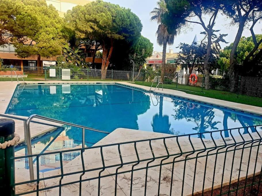מארבלה Precioso Estudio Con Piscina A 200M Del Mar מראה חיצוני תמונה