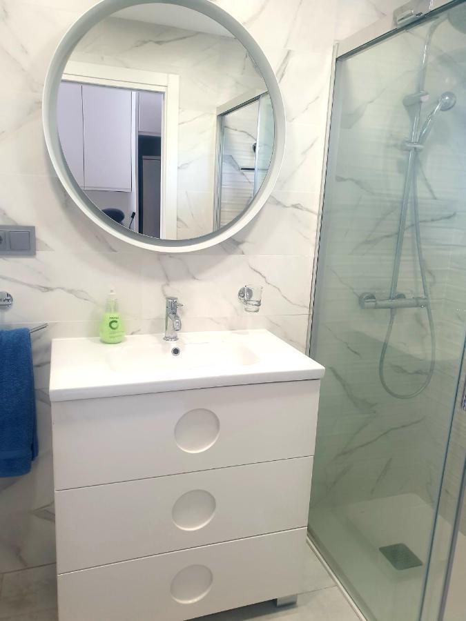 מארבלה Precioso Estudio Con Piscina A 200M Del Mar מראה חיצוני תמונה